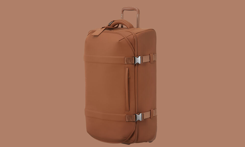 Lost In Berlin Exile Duffle with Wheels 72cm Nutsy Nut | Lipault