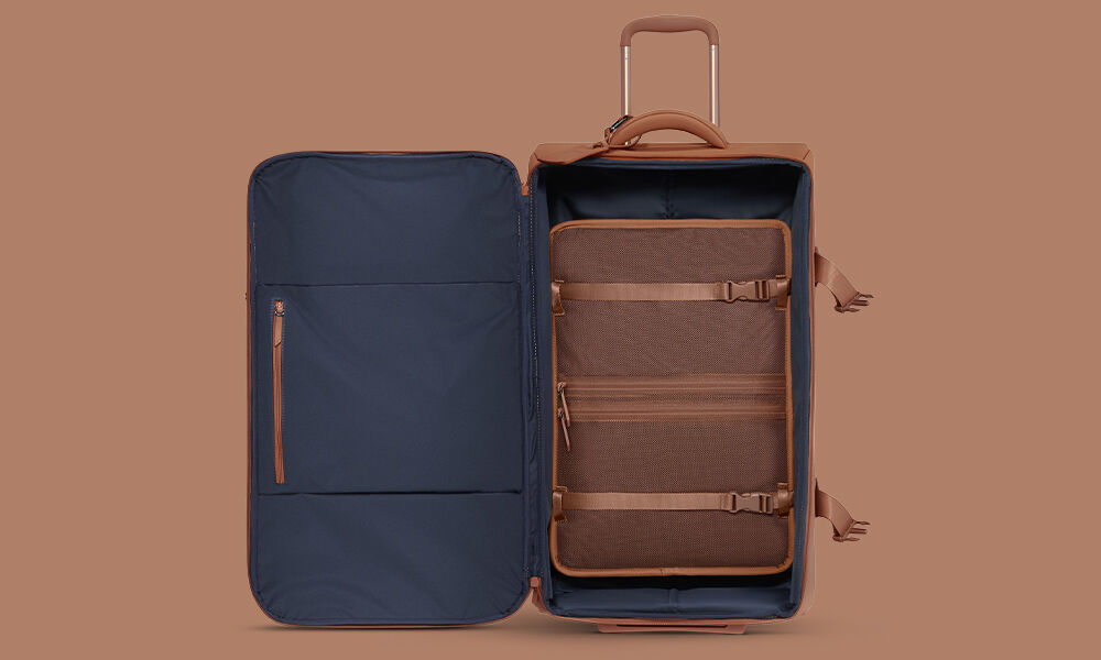 Lost In Berlin Exile Duffle with Wheels 72cm Nutsy Nut | Lipault Lost In Berlin Exile Duffle with Wheels 72cm Nutsy Nut | Lipault