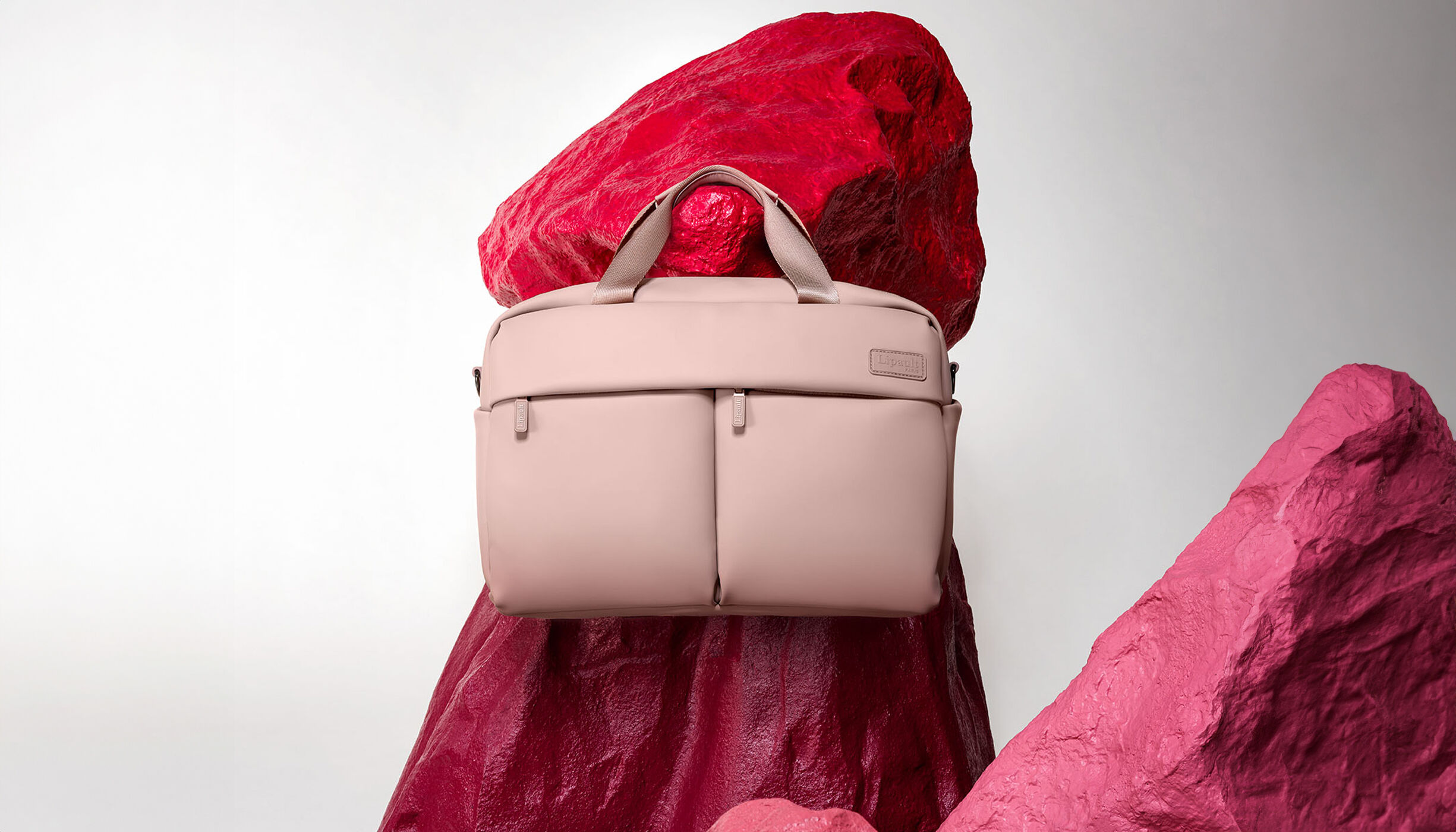 Lost In Berlin Cabin suitcase Pink Lipault France