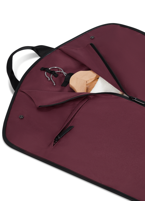 Lipault Lost In Berlin Garment Bag  Noir Lipault Lost In Berlin Garment Bag  Noir