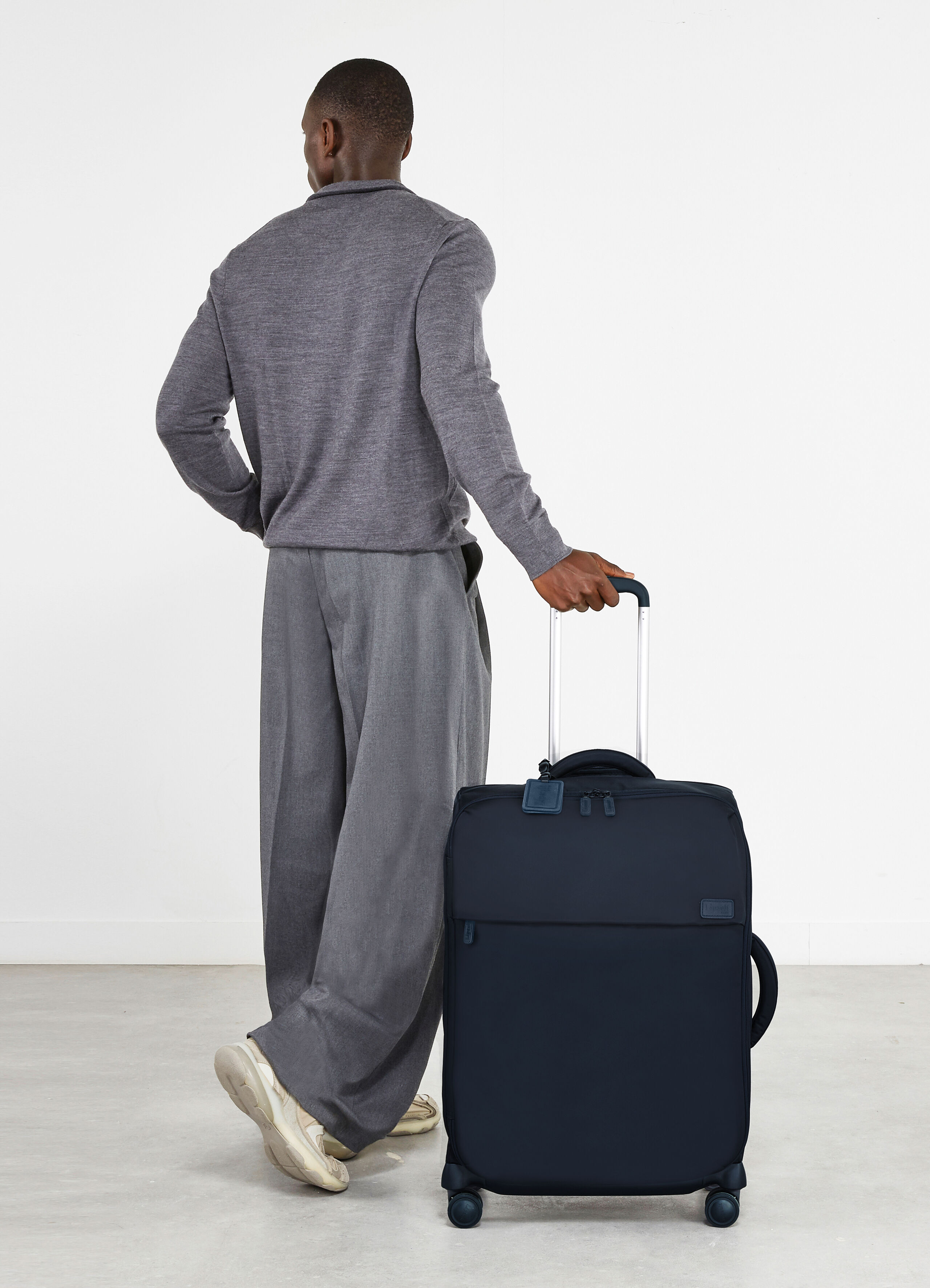 Plume Medium trip suitcase 63cm Midnight Blue | Lipault France