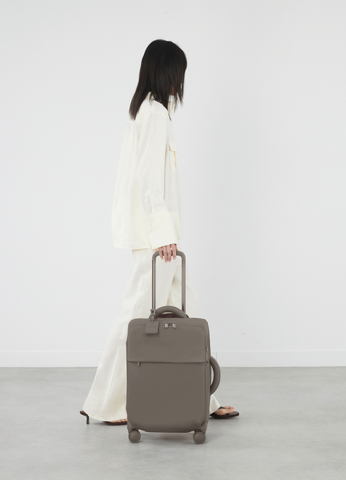 Lipault Lost In Berlin Cabin 2.0 55cm  Ash Stone Lipault Lost In Berlin Cabin 2.0 55cm  Ash Stone