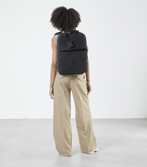 Laptop backpack with wheels shop