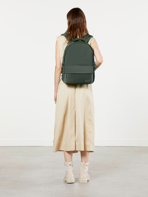 Eastpak plume deals